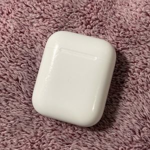 AirPod 2nd generation Charging Case ~ earbuds not included